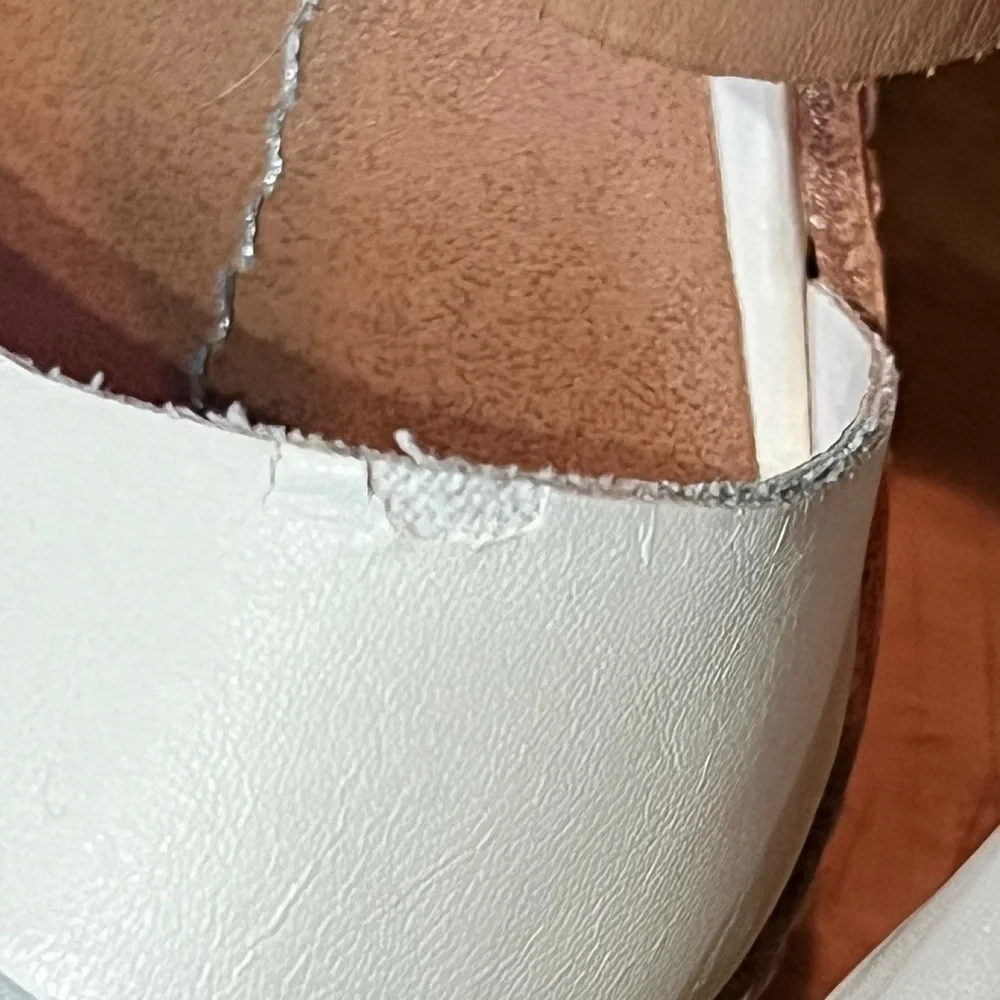 DOLCE VITA Cream Wedges